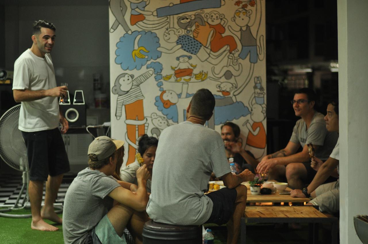Monkeynap Hostel Bangkok Exterior foto